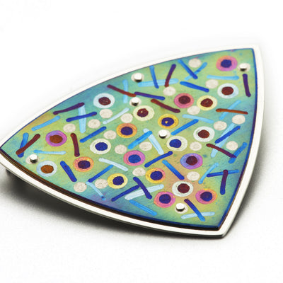 Brooch titanium kal